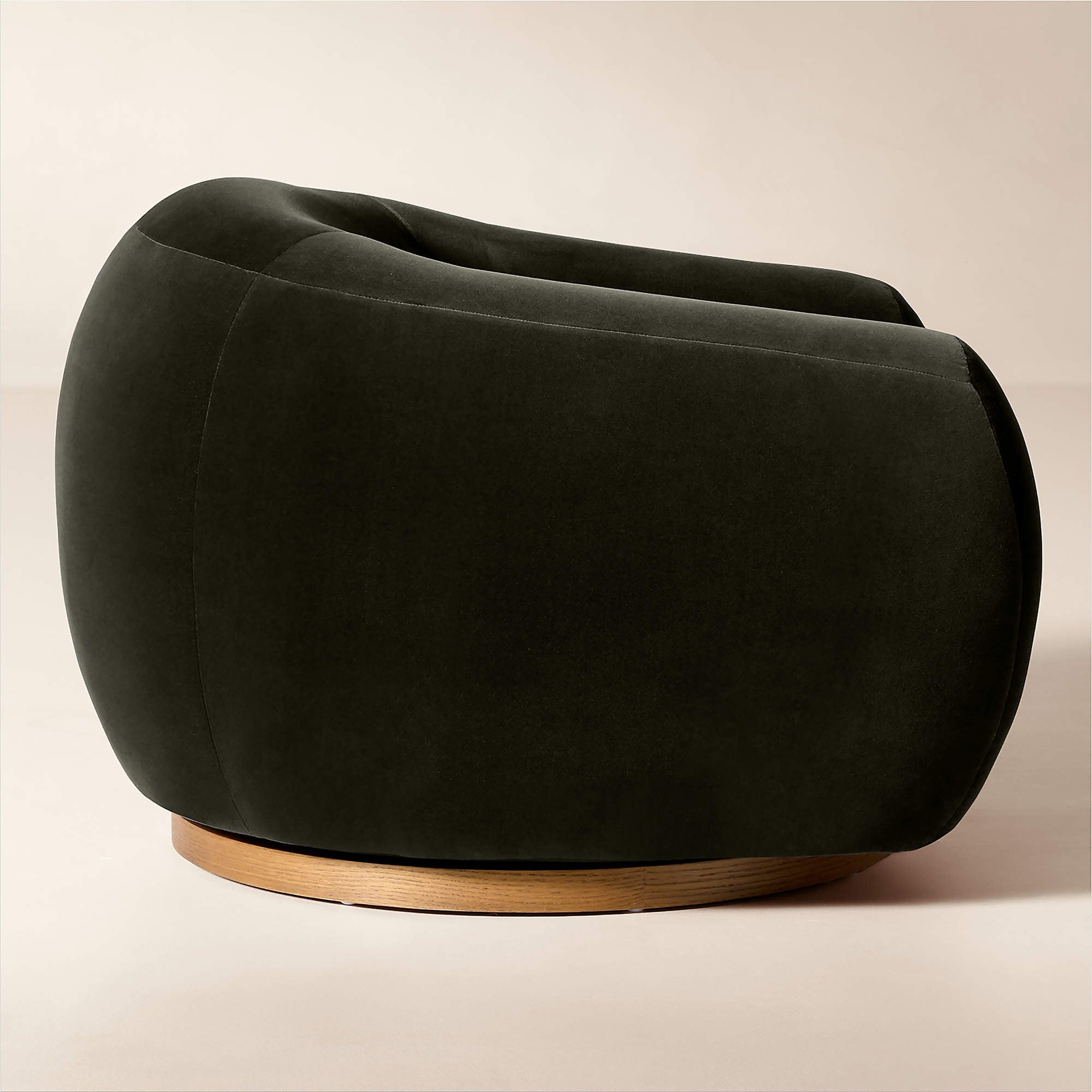 Laszlo Warm White Boucle Swivel Chair