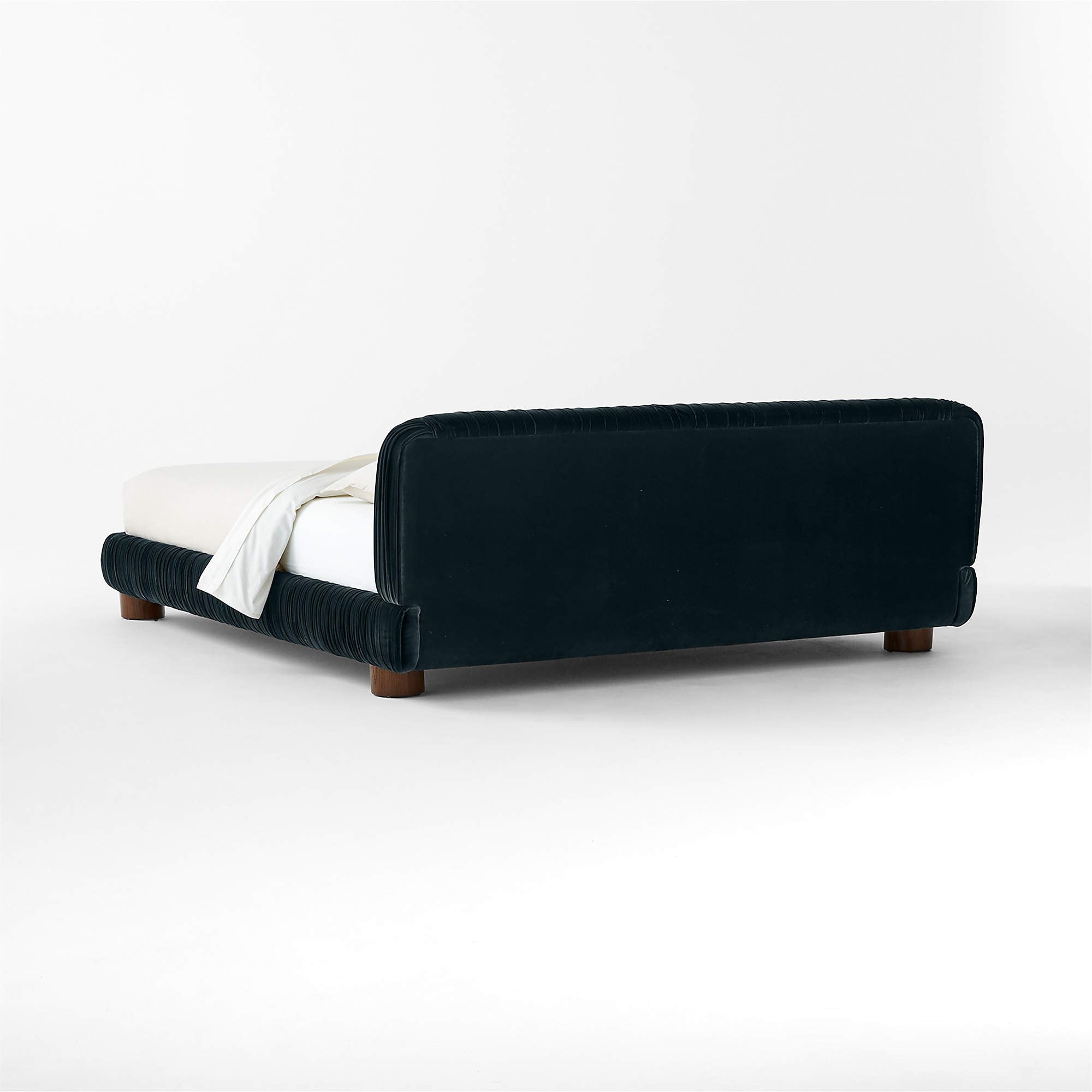 Cantar Blue Velvet Upholstered King Bed